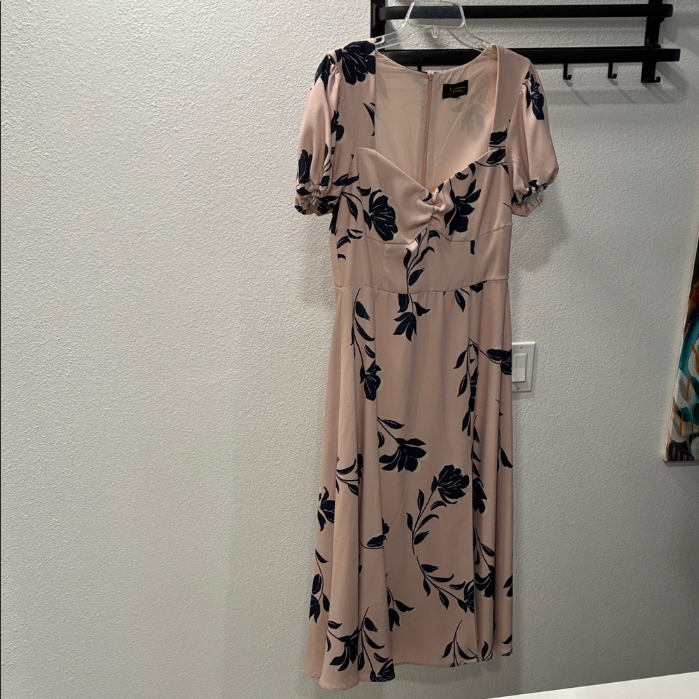 Alexia Admor Blush Midi Dress with Navy Floral